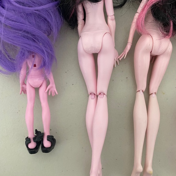 7 Monster High Dolls lot. - Picture 9 of 16